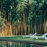 5Mood-Design_meble_ogrodowe_marki_Knoll Nowoczesne retro kolekcja mebli ogrodowych w ogrodzie